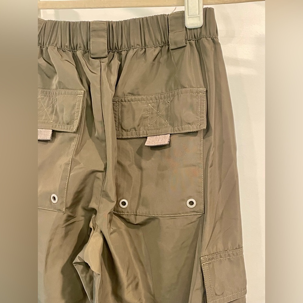 ALO Yoga It Girl Olive Cargo Warm Up pants, XXS (fits like XS) EUC - Picture 8 of 10